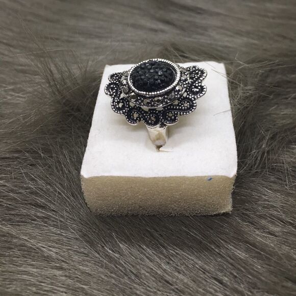 Marcasite style ring   - Picture 2 of 2